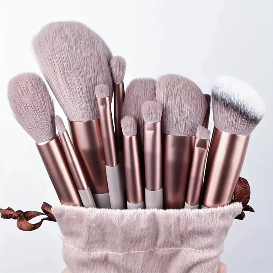 Makeup Brush Guide for Beginners: Shapes, Uses, Cleaning, and Storage
